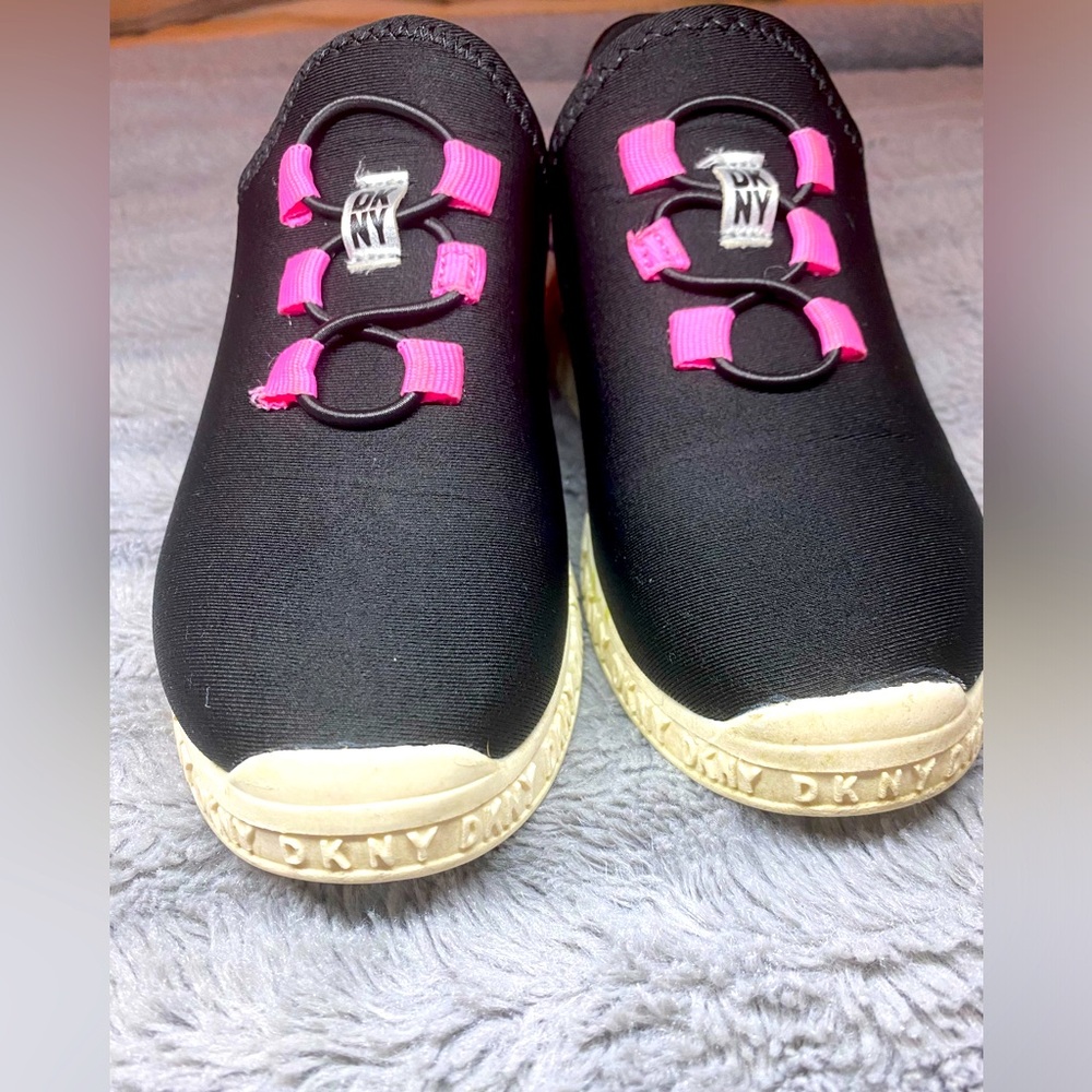 Girls shoes